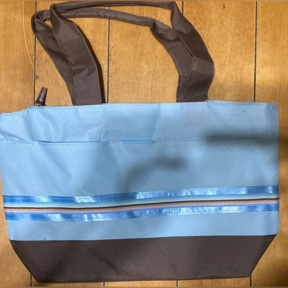 NWOT Blue and Brown zippered Diaper/Tote Bag w/ Changing Pad